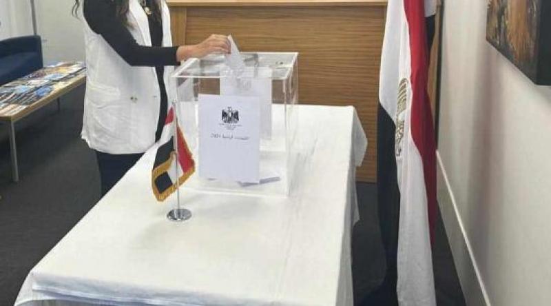 خط أحمر