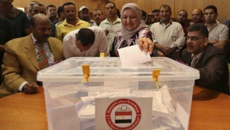 الجالية المصرية بألمانيا: المرأة المصرية في مقدمة الصفوف أمام السفارة المصرية