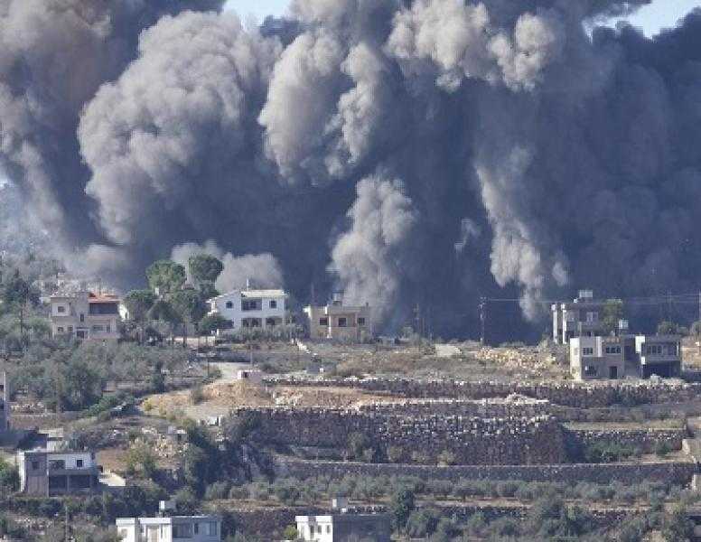 مقتل وإصابة فلسطينيين في قصف إسرائيلي على بوابة مستشفى كمال عدوان بغزة