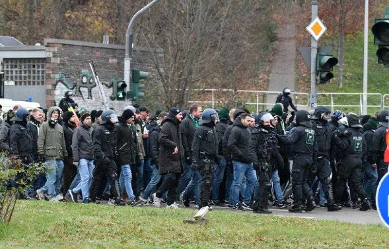 إصابة 20 مشجعا في أعمال شغب بدوري الدرجة الثالثة في ألمانيا