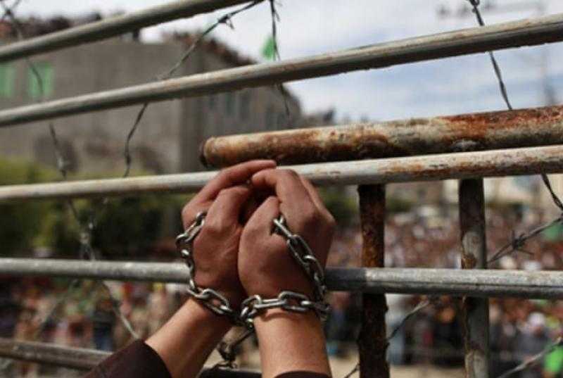 نادي الأسير: الاحتلال يعتقل 60 فلسطينيا بينهم 5 فتيات وأسرى سابقون في الضفة