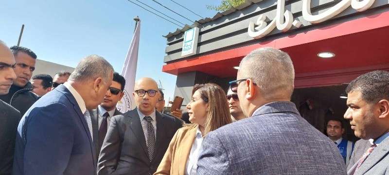 خط أحمر