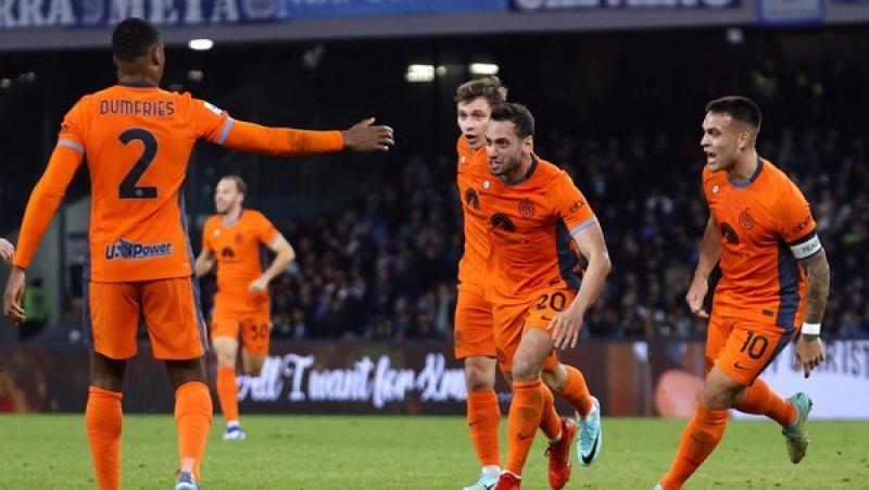 إنتر ميلان يعمق جراح نابولي وينفرد بصدارة الدوري الإيطالي