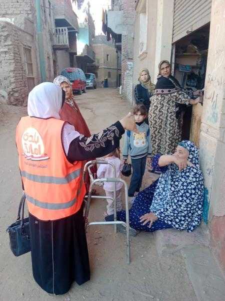قومي المرأة بالشرقية يجوب القرى والنجوع للتوعية بأهمية المشاركة بالانتخابات