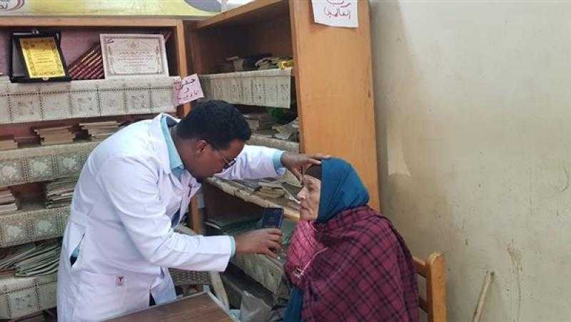 جامعة بنها: الكشف على 711 مواطنا في قوافل طبية بقريتي نقباس وكفر العرب