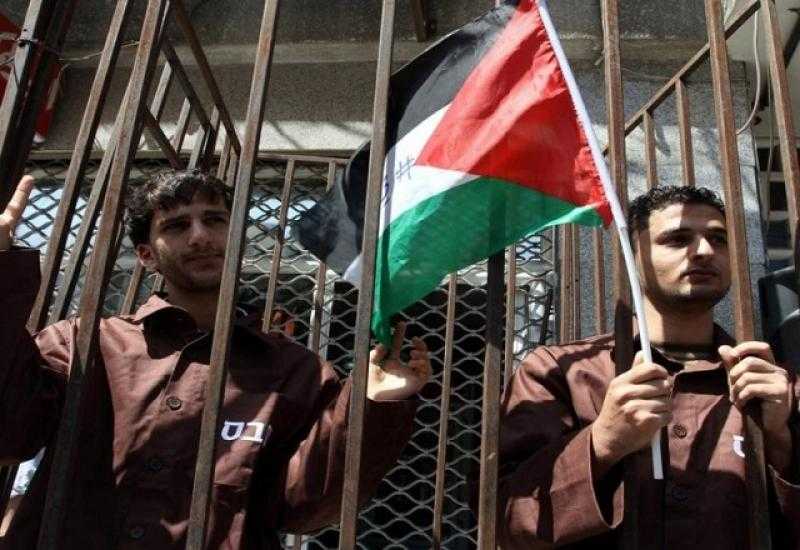 رئيس الوزراء الفلسطيني: الأسرى يتعرضون لاعتداءات وحشية في سجون الاحتلال