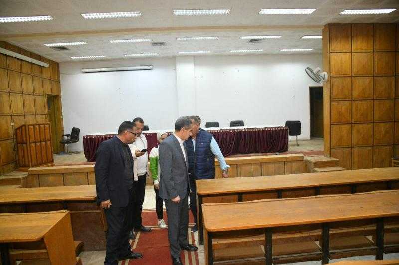 محافظ الغربية يتابع جاهزية لجان الانتخابات بجولة ليلية في كفر الزيات وبسيون