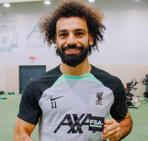 ليفربول يهنئ محمد صلاح على تتويجه بجائزة لاعب العام في إنجلترا