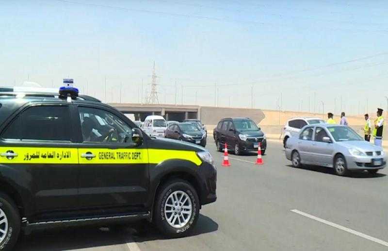 المرور تعيد فتح 3 طرق رئيسية بعد انقشاع الشبورة