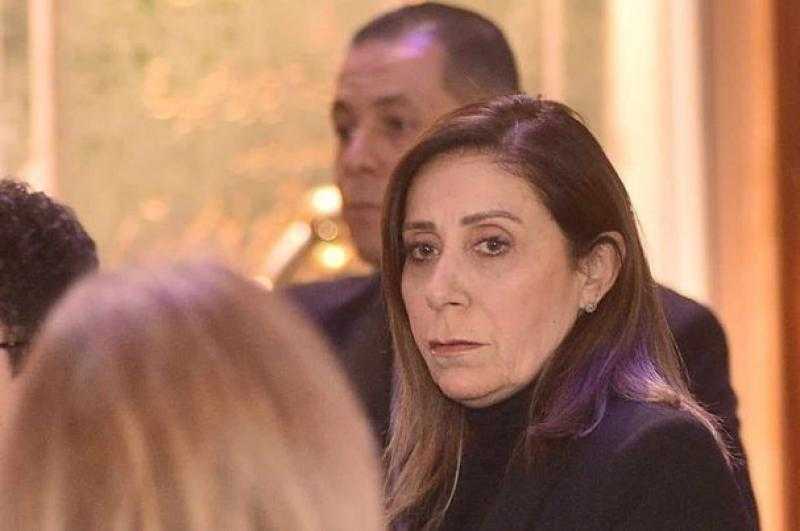 وزيرة الثقافة تقدم واجب العزاء في وفاة أشرف عبدالغفور