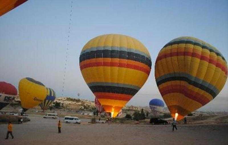 انطلاق 25 رحلة بالون طائر في سماء محافظة الأقصر