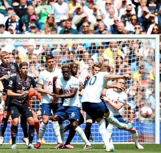 مدرب توتنهام يطالب لاعبيه بتجاوز الهزيمة أمام وست هام