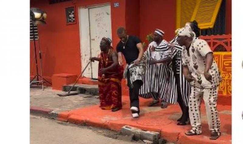 محمد رمضان يتعرض لموقف محرج أثناء تصوير أغنية بطولة أمم إفريقيا