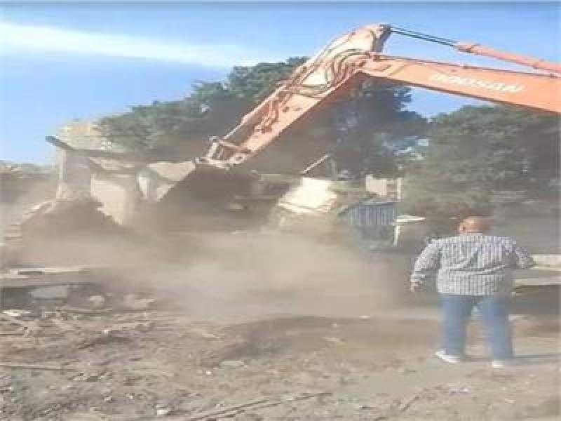 إزالة 4 شوّن من سوق الساحل ضمن تعارضات مشروع محور الحضارة