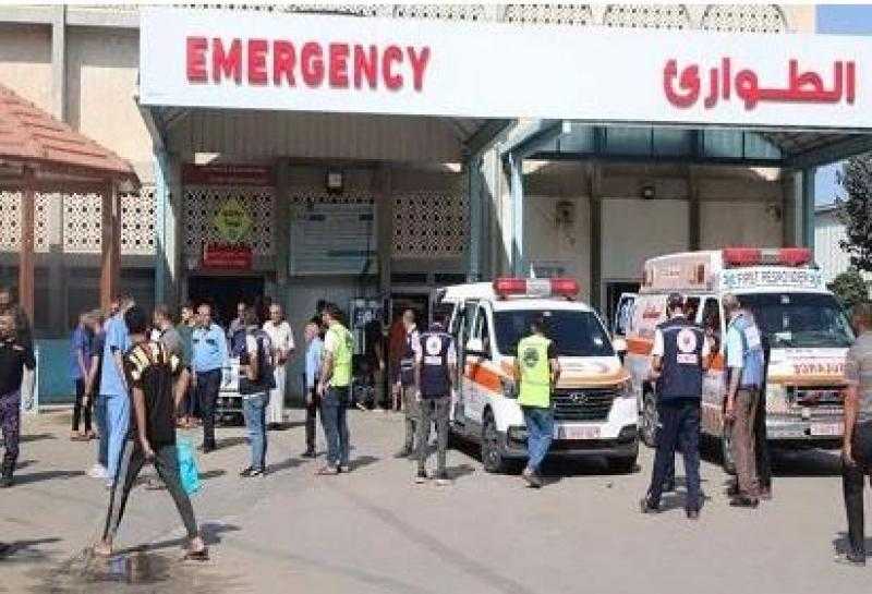 مدير المستشفى الأوروبي بغزة: نحو 900 جريح ومريض في المستشفى ملقون على الأرض