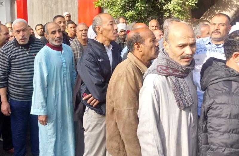 توافد الناخبين أمام اللجان الانتخابية في سوهاج للمشاركة في الانتخابات الرئاسية