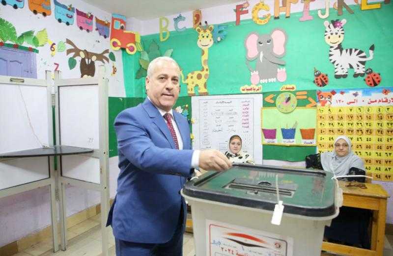 رئيس «الوطنية للصحافة» يدلي بصوته في الانتخابات الرئاسية.. ويدعو جموع المصريين لممارسة حقهم الدستوري |صور