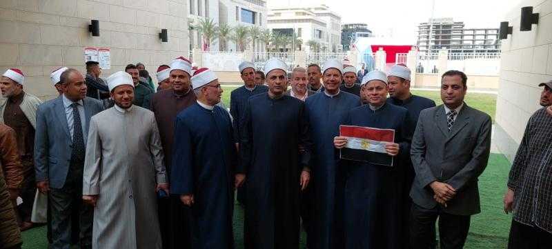 توافد قيادات الأوقاف وأئمتها والعاملون بها بكثافة على لجان الاقتراع