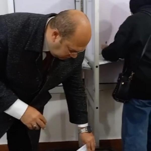 خط أحمر
