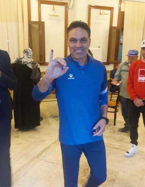 مجرب مطروح يدلي بصوته في لجنة المغتربين بسيدي جابر