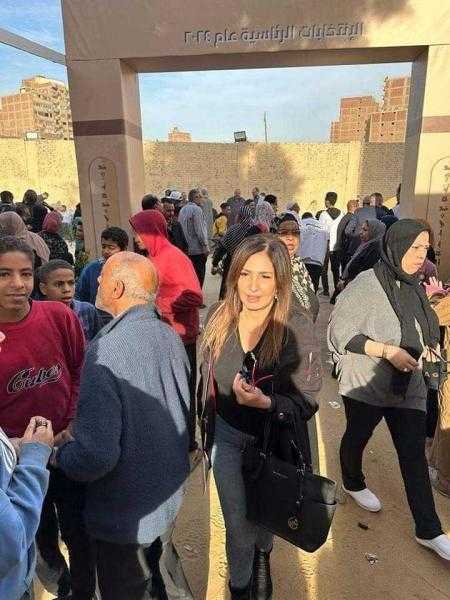 الفنانة أمل رزق تدلي بصوتها في انتخابات الرئاسة 2024