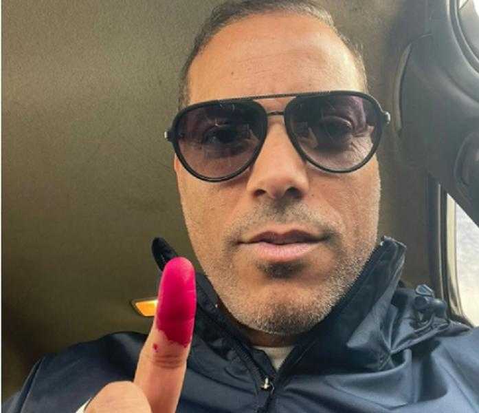 بيبو يدلي بصوته في الانتخابات الرئاسية