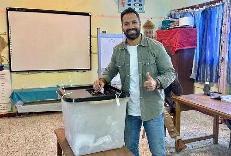 حسني عبد ربه يدلي بصوته فى الانتخابات الرئاسية