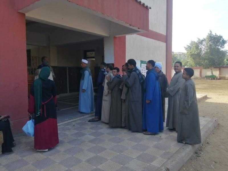 توافد قبيلة بني هلال على اللجان الانتخابية في أسوان