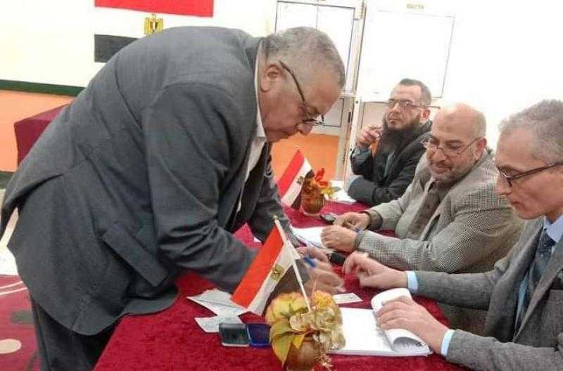 رئيس غرفة الغربية التجارية يدلي بصوته في الانتخابات الرئاسية