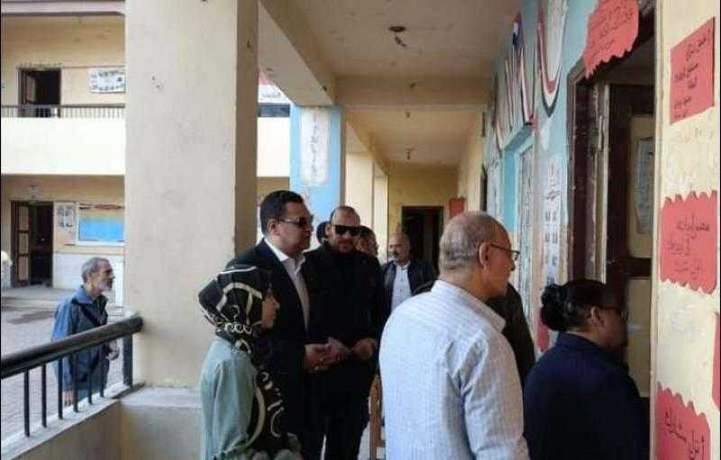رئيس غرفة المنيا التجارية يدلي بصوته في الانتخابات الرئاسية