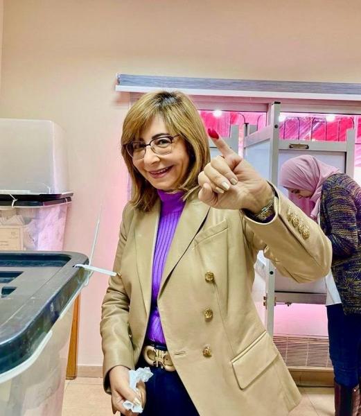 لميس الحديدي تدلي بصوتها في انتخابات الرئاسة بمدينة الإنتاج الإعلامي