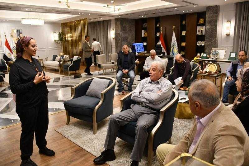 محافظ جنوب سيناء يبحث الفرص الاستثمارية لزيادة عوائد صناديق المحافظة‎
