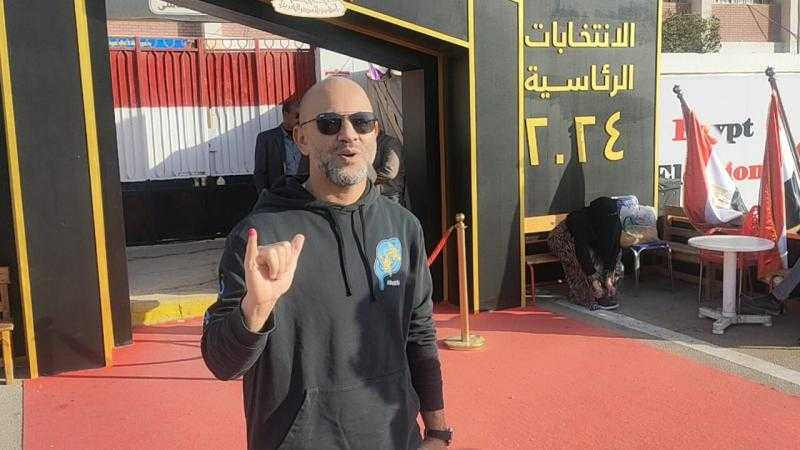 عزيز الشافعي يدلي بصوته في الانتخابات الرئاسية