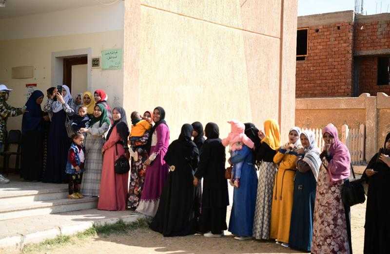 لليوم الثالث.. إقبال كثيف على لجان الانتخابات الرئاسية 2024 بمحافظة قنا