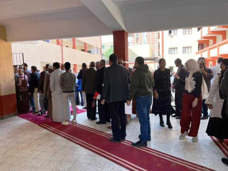 توافد أبناء أسوان على اللجان للإدلاء بأصواتهم في ثالث أيام الانتخابات الرئاسية