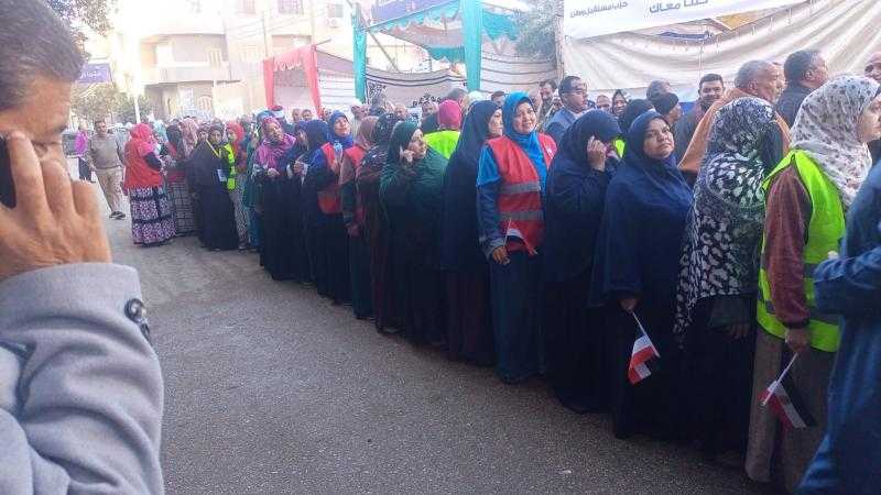 إقبال كثيف من المواطنين على لجان التصويت بالفيوم في ثالث أيام الانتخابات الرئاسية| صور