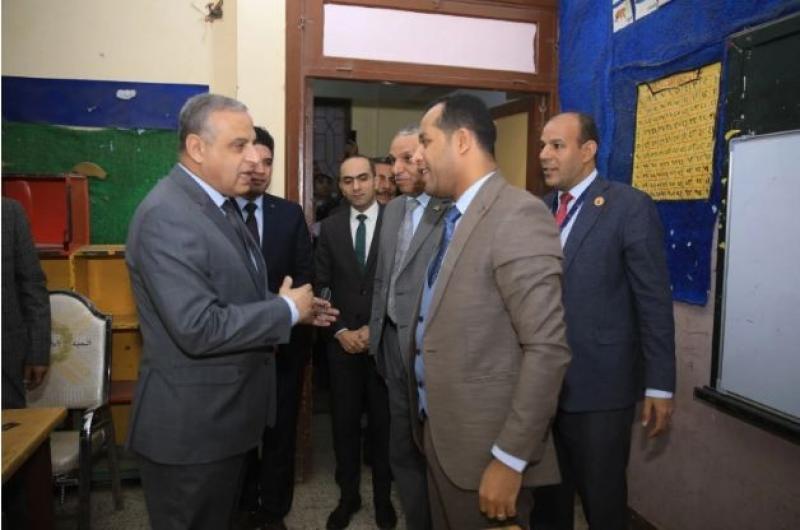محافظ سوهاج يتفقد لجان الانتخابات بمراكز جرجا والبلينا والمنشأة
