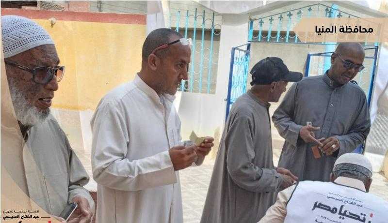 حملة المرشح عبد الفتاح السيسي تنشر لقطات من استمرار إقبال الناخبين على لجان الاقتراع في محافظتي المنيا وبني سويف