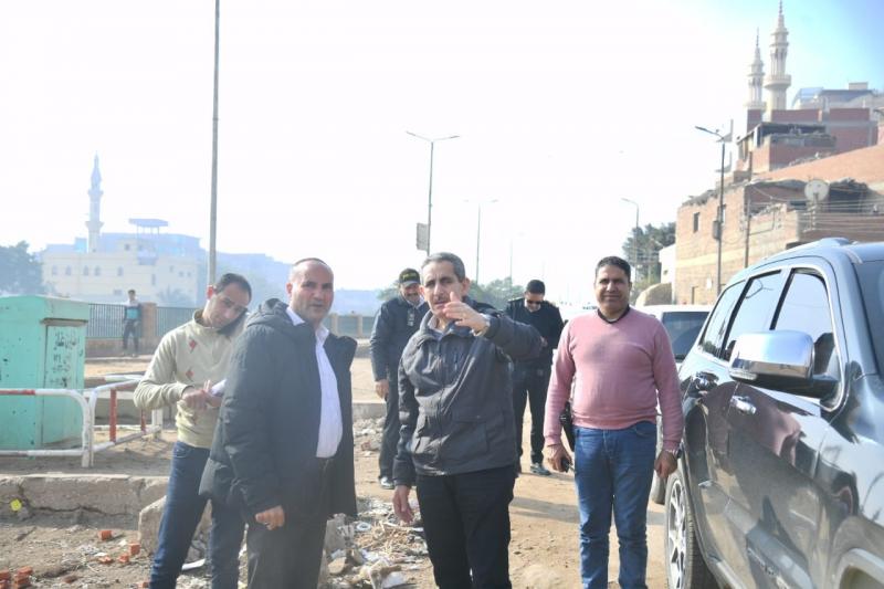 محافظ الغربية يتابع مشروعات الرصف والتطوير بالمحلة الكبرى.. صور