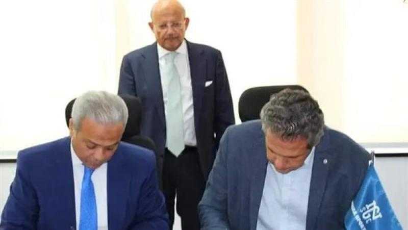 بنك قناة السويس يوقع اتفاقية مع نادي نيو جيزة الرياضي لتمويل عضوية الأعضاء الجدد