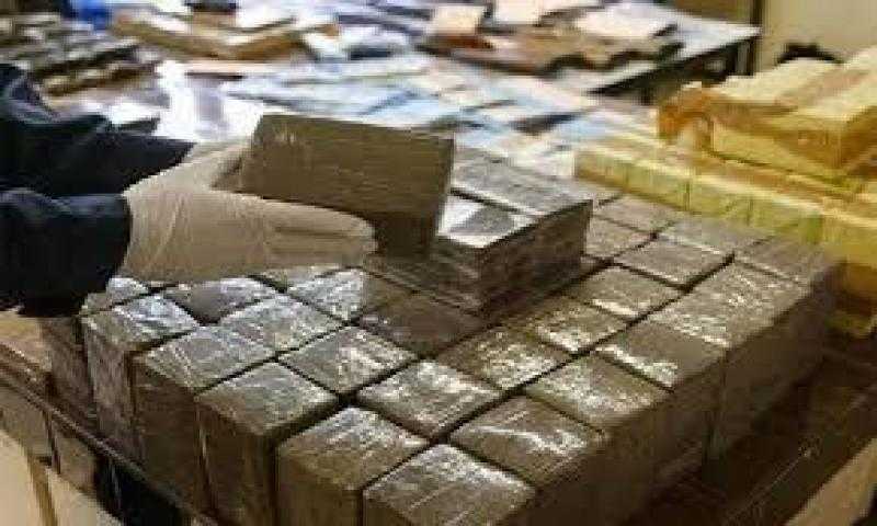 حبس 3 متهمين كونوا عصابة تخصصت في تجارة المخدرات بالدقهلية