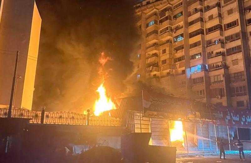 محافظ كفرالشيخ: إخماد حريق معرض الملابس بعاصمة المحافظة ولا خسائر في الأرواح | صور