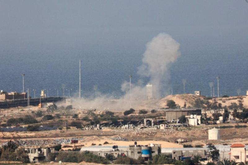 وزير الدولة اليمني يدعو إلى وقف إطلاق النار في غزة