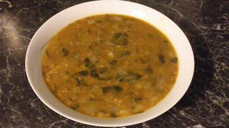 وصفة شوربة العدس بالسلق والليمون لشتاء دافئ