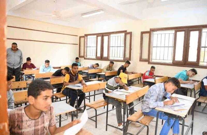 تعليم مطروح: استعدادات مكثفة لامتحانات الترم الأول وإعلان جميع الجداول