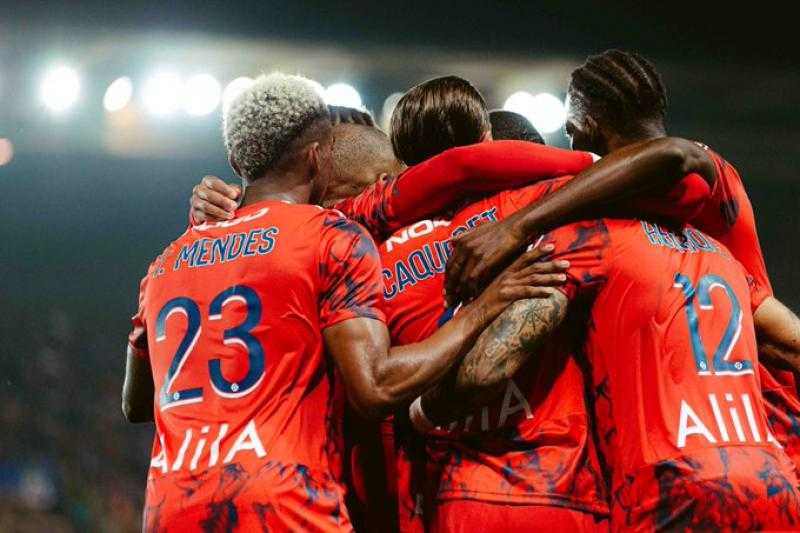 ليون ينتزع فوزا صعبا على موناكو في الدوري الفرنسي