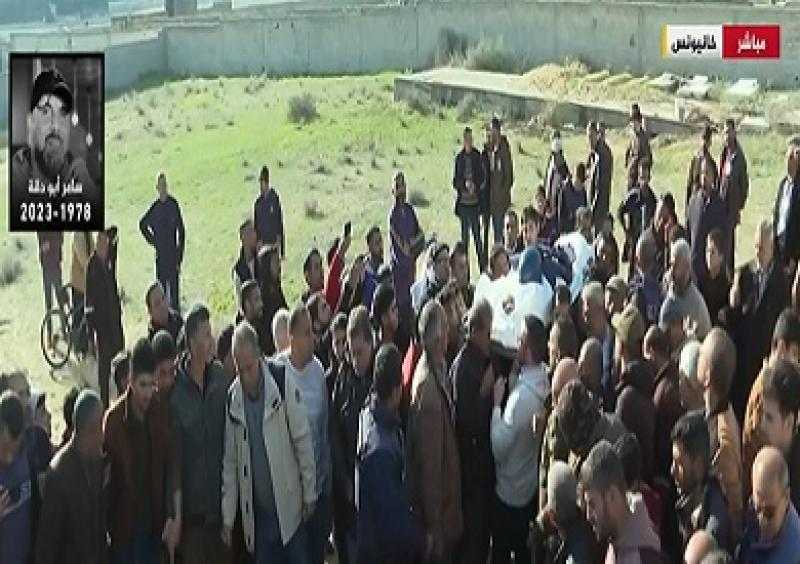 وائل الدحدوح يتقدم الصفوف.. تشييع جثمان مصور قناة الجزيرة الشهيد سامر أبو دقة