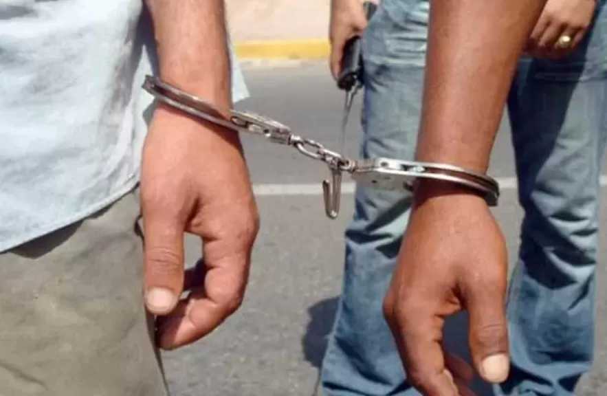 ضبط عاطلين بحوزتهما سلاح ناري لترهيب المواطنين بالقليوبية