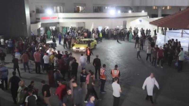 فريق الصحة العالمية يزور مستشفى الشفاء في غزة ويصف الوضع بأنه ”حمام دم”