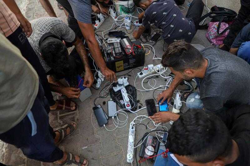 القاهرة الإخبارية: عودة شبكة الاتصالات والإنترنت إلى قطاع غزة
